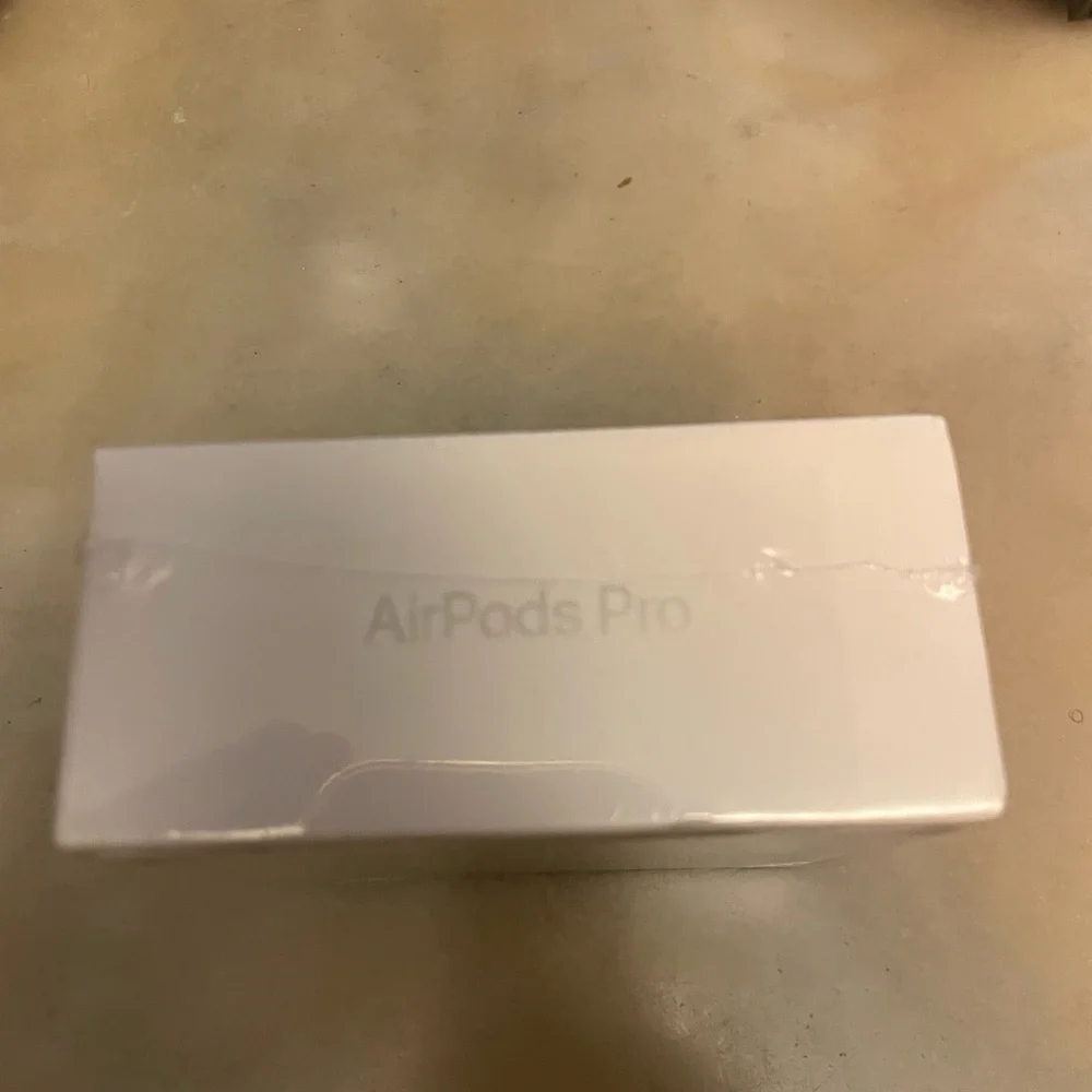 Apple White AirPods Pro Wireless Headset